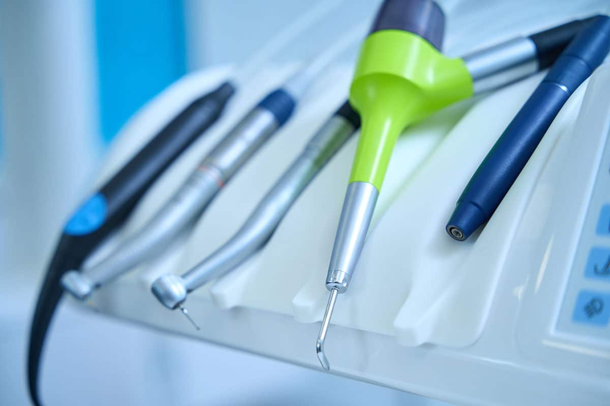 image of the dental tools required to remove dental veneers